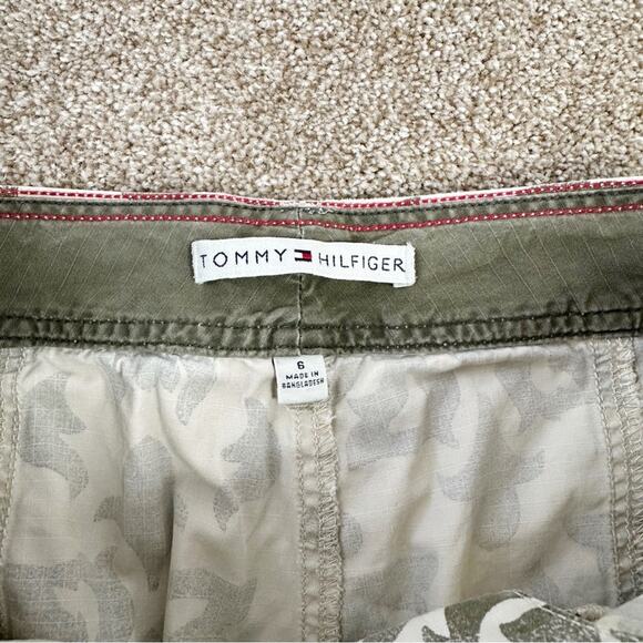 Tommy Hilfiger Vintage Y2K Green and White Printed Cargo Capris Size 6 - Picture 3 of 6